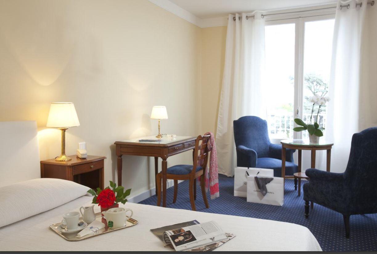 Logis Hotel Royal Saint-Mart Royat Eksteriør bilde