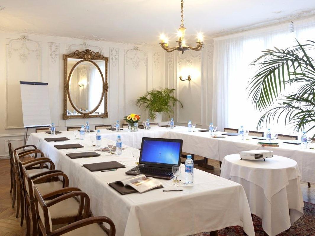 Logis Hotel Royal Saint-Mart Royat Eksteriør bilde