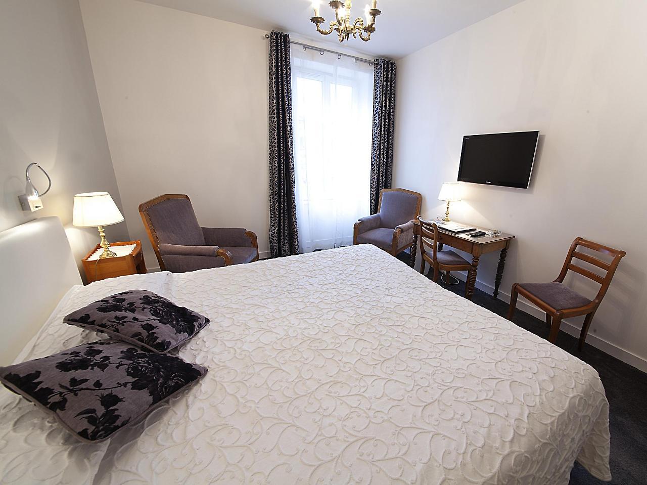 Logis Hotel Royal Saint-Mart Royat Eksteriør bilde