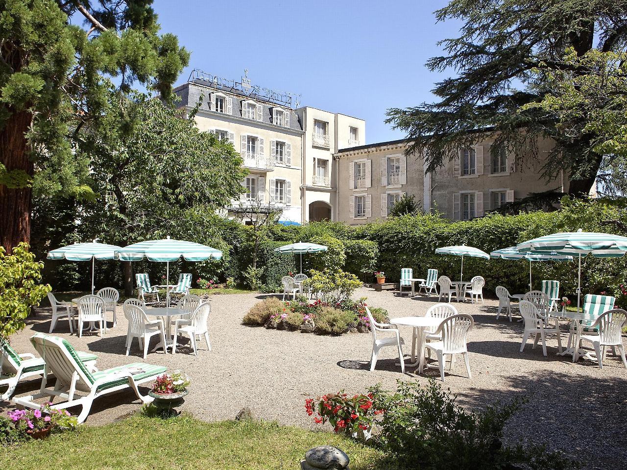 Logis Hotel Royal Saint-Mart Royat Eksteriør bilde