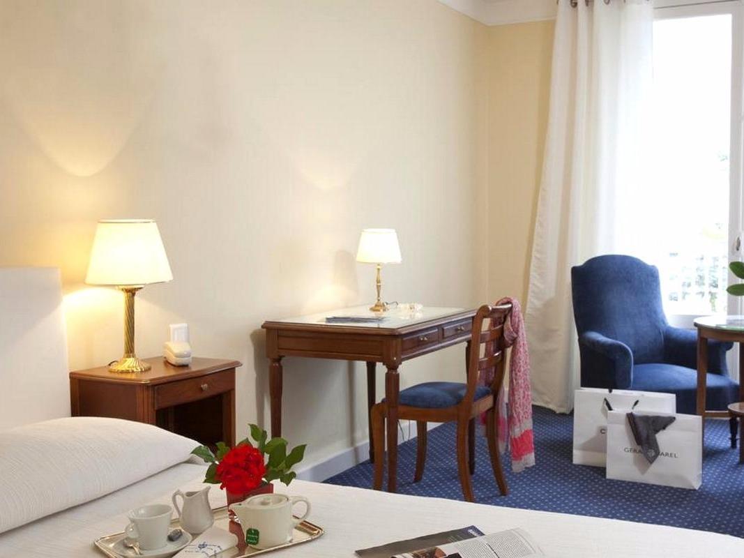 Logis Hotel Royal Saint-Mart Royat Eksteriør bilde