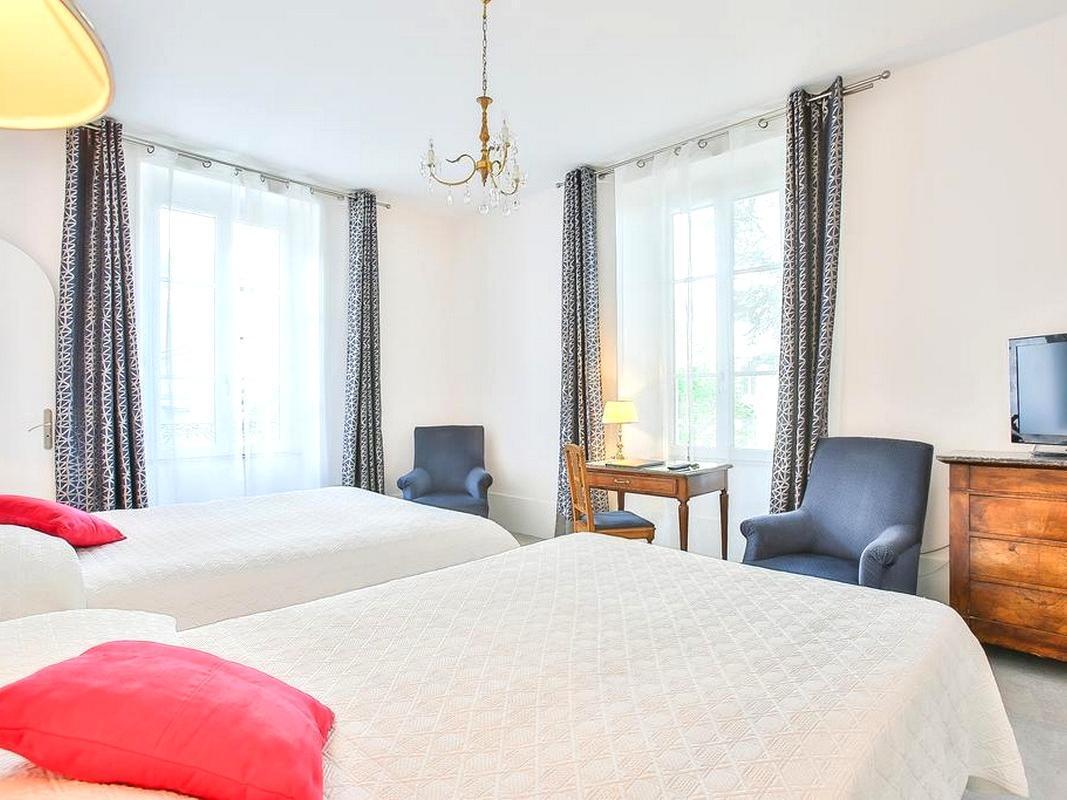 Logis Hotel Royal Saint-Mart Royat Eksteriør bilde