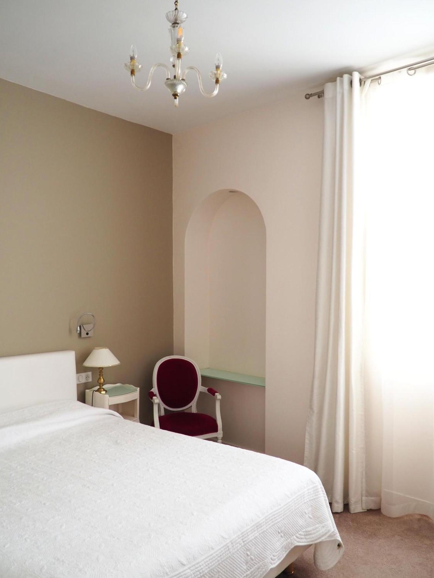 Logis Hotel Royal Saint-Mart Royat Eksteriør bilde